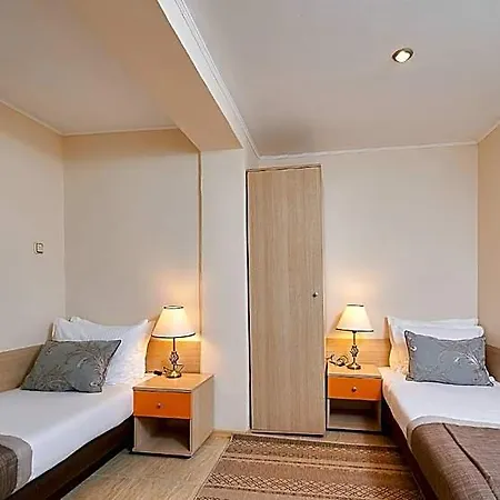 Venus Hotell 2*
